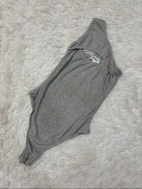 Superdown Grey Ribbed One-Shoulder Bodysuit - small